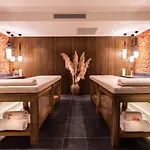Genesis Hotel&spa 호텔