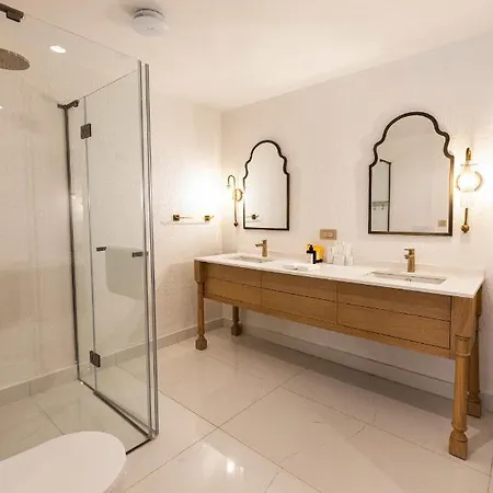 Genesis Hotel&spa ألاتشاتي